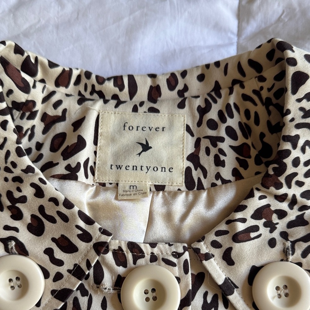 Women's Forever 21 Leopard Print Button-Up Coat - Picture 4 of 9